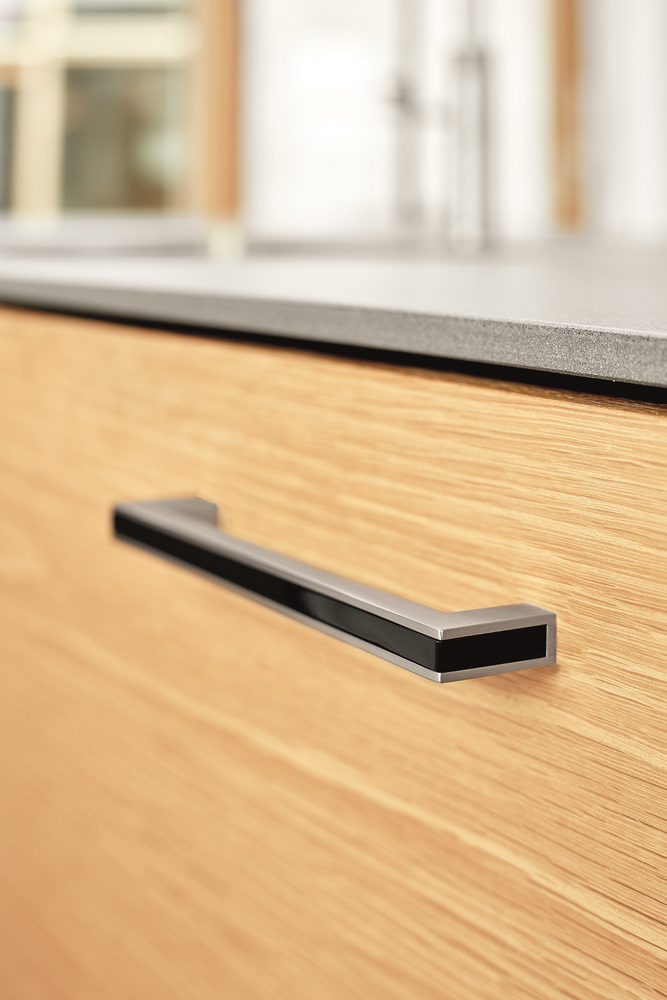 Furnipart – Frame – greb i Zink/Akryl Inox look/sort CC160mm L178mm B12mm H3