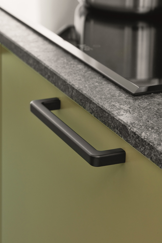 Furnipart – Mango – greb i zink sort CC192mm L202mm B12mm H35mm