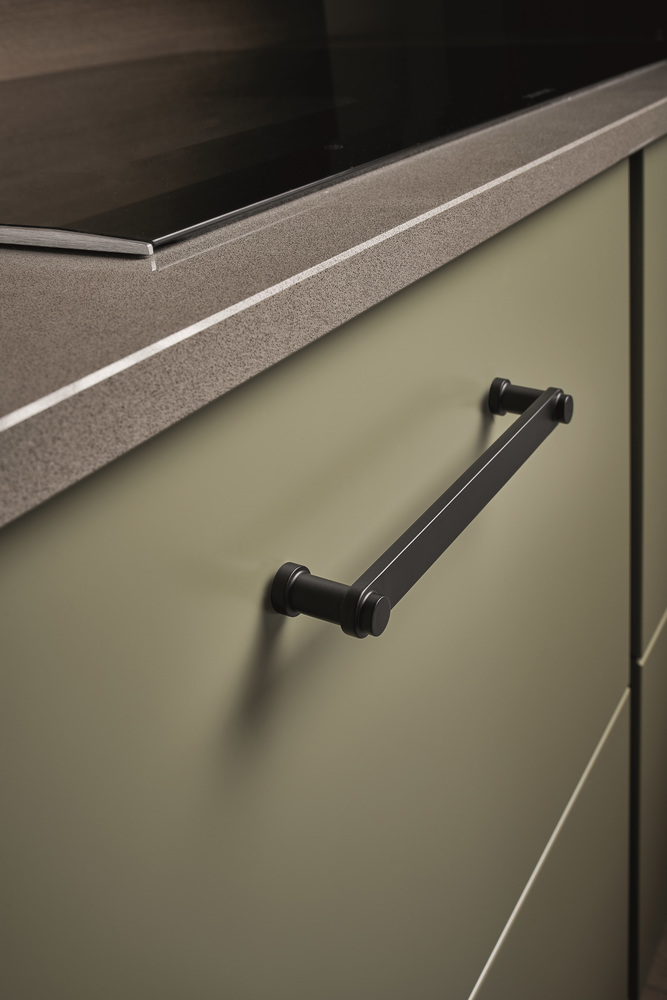 Furnipart – Pillar Handle – greb i zink mat sort CC160mm L175mm B15mm H32,5mm